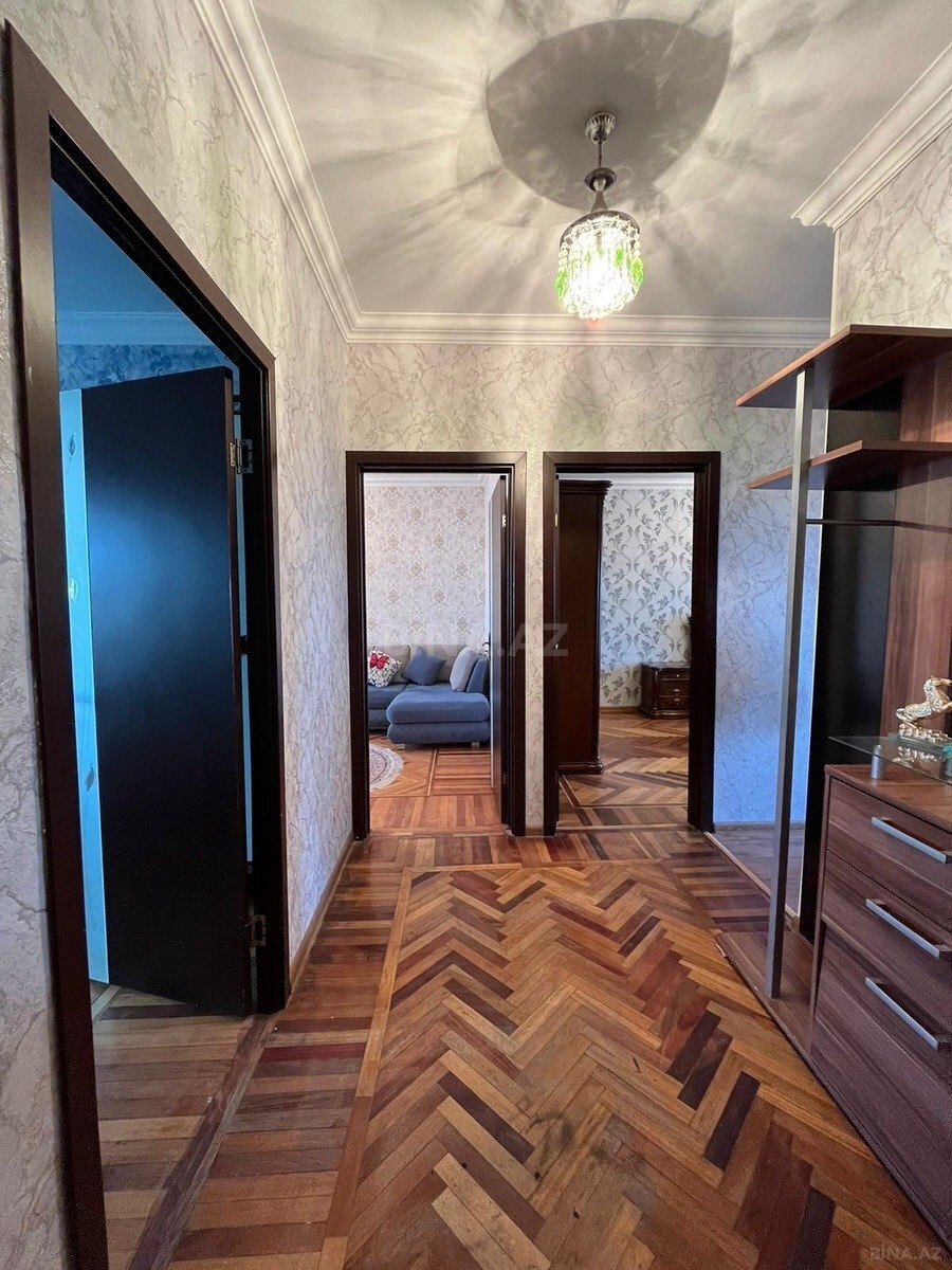 3 otaqlı Köhnə tikili, Memar Əcəmi m., Bakı