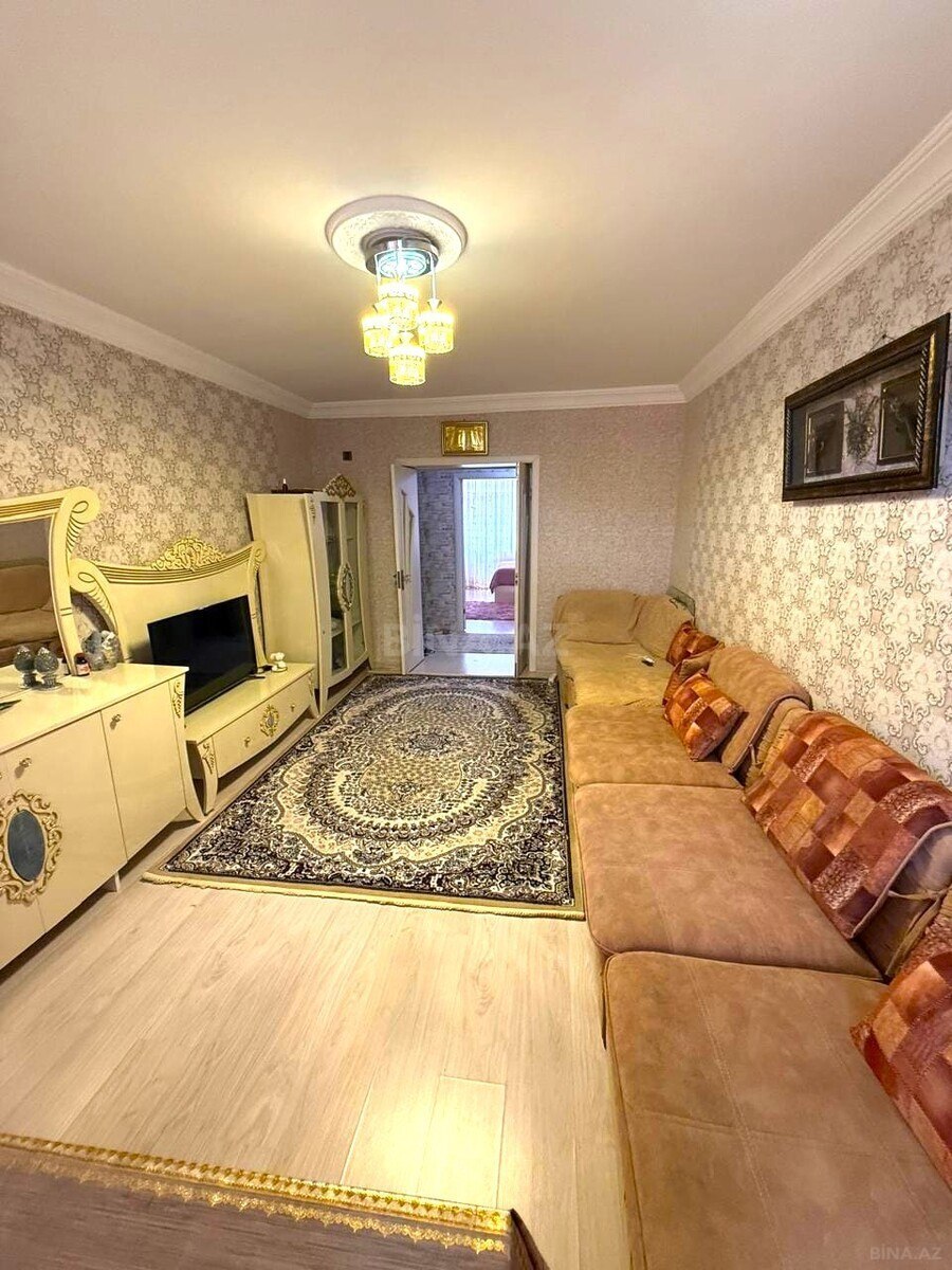 3 otaqlı Köhnə tikili, Bakıxanov q., Bakı