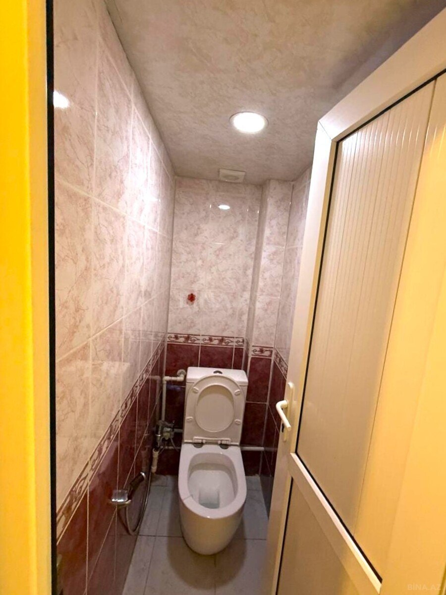 3 otaqlı Köhnə tikili, Bakıxanov q., Bakı