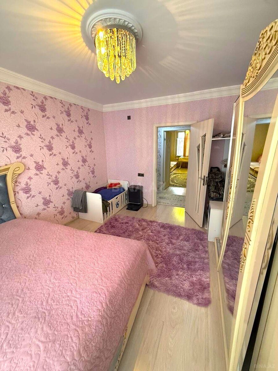 3 otaqlı Köhnə tikili, Bakıxanov q., Bakı