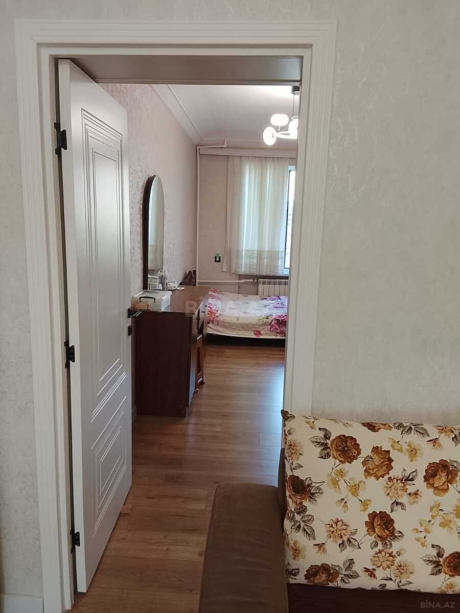 3 otaqlı Köhnə tikili, Neftçilər m., Bakı