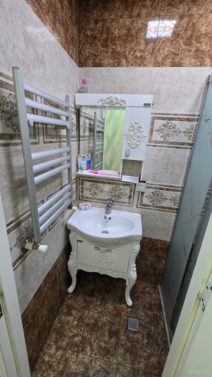 3 otaqlı Yeni tikili, Xırdalan