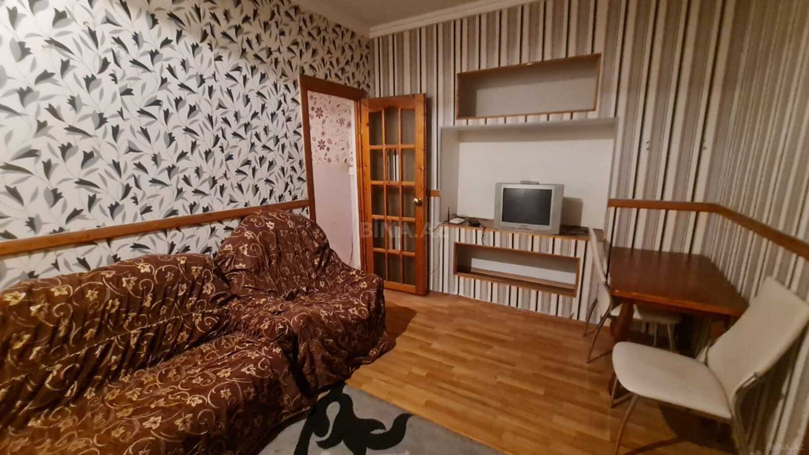 2 otaqlı Köhnə tikili, Nizami m., Bakı