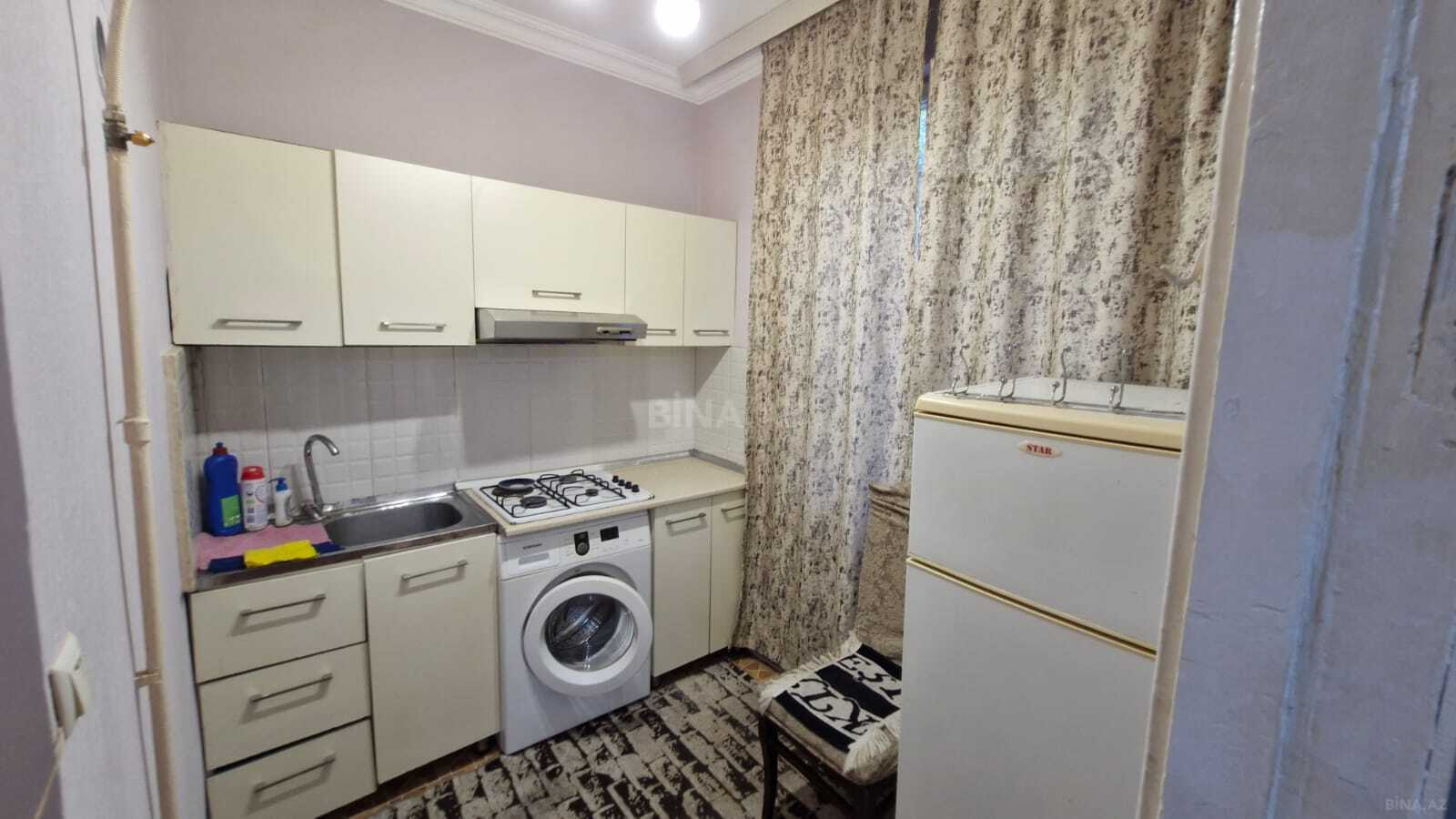 2 otaqlı Köhnə tikili, Memar Əcəmi m., Bakı