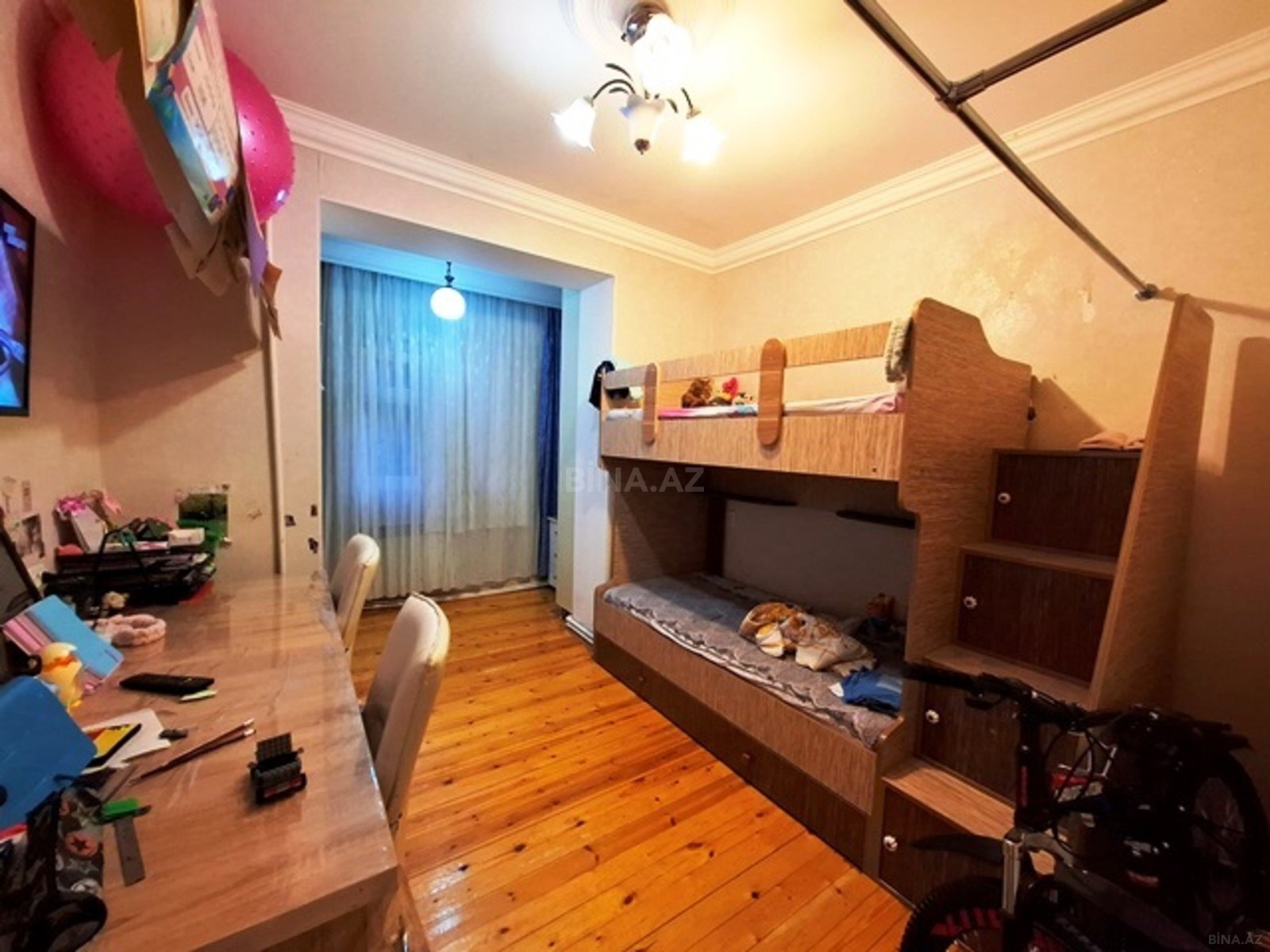 3 otaqlı Köhnə tikili, Neftçilər m., Bakı
