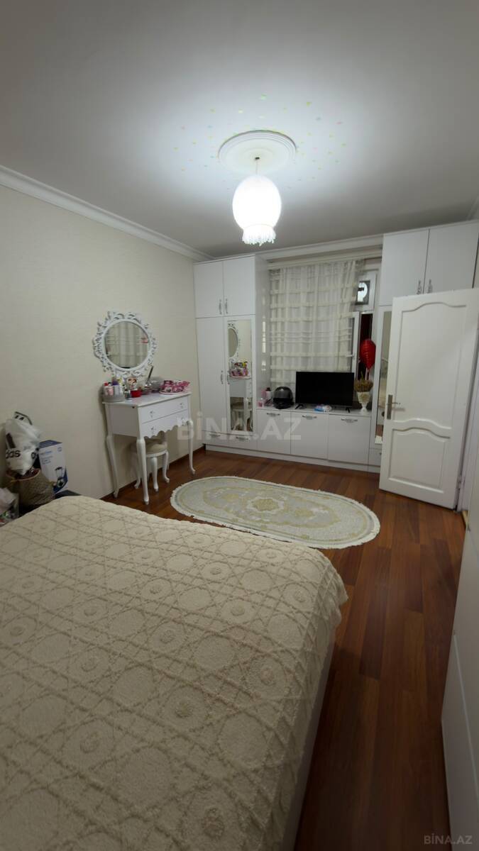 3 otaqlı Köhnə tikili, Memar Əcəmi m., Bakı