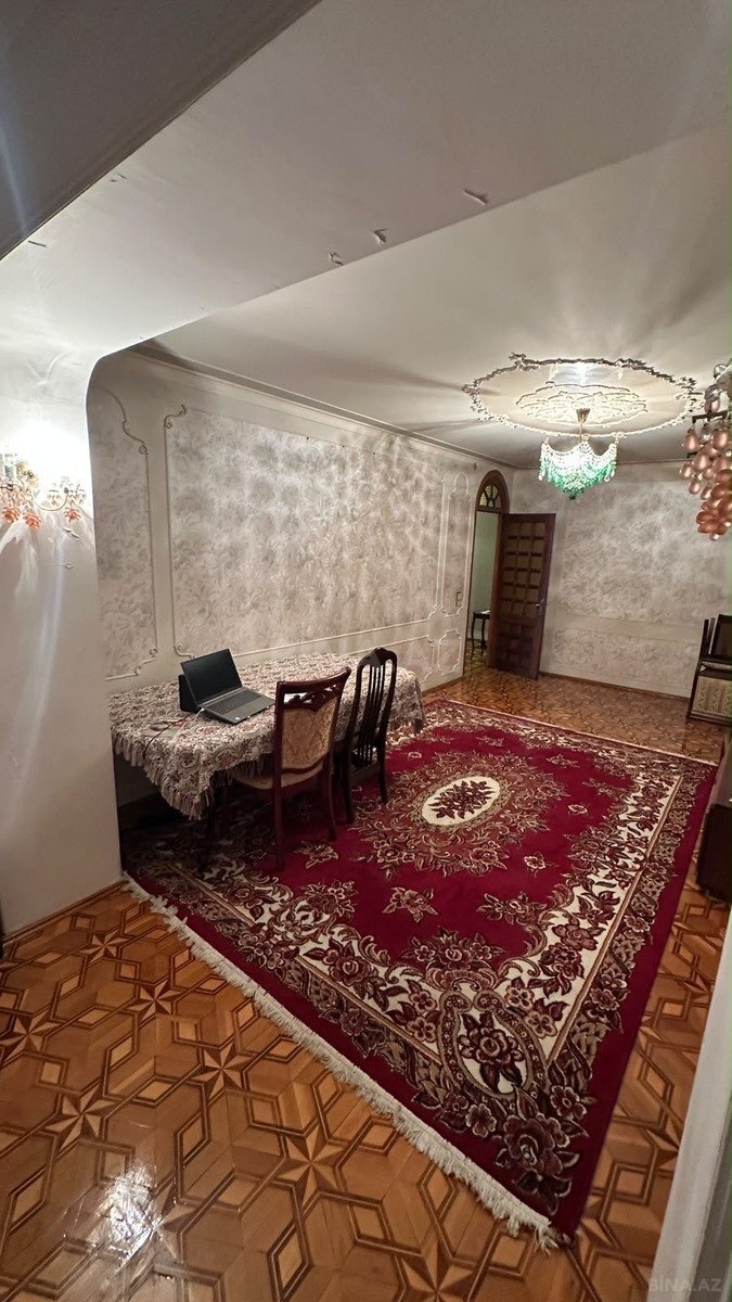 4 otaqlı Köhnə tikili, Əhmədli m., Bakı