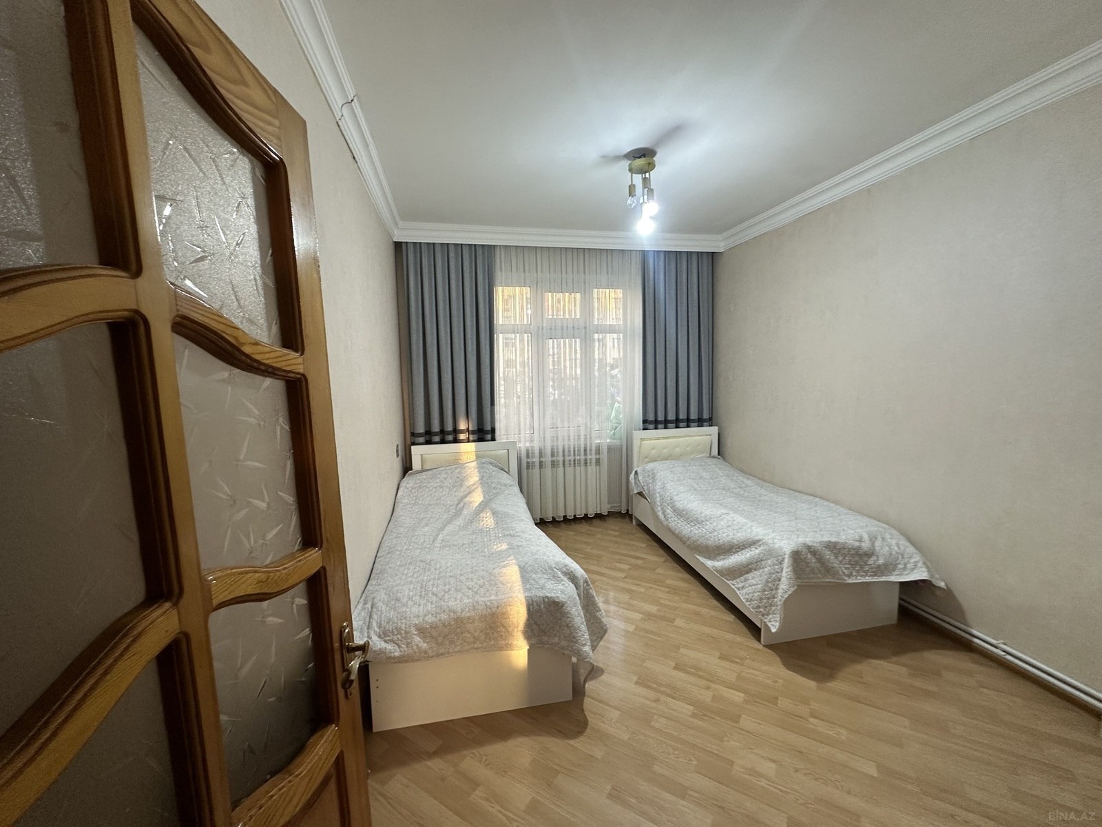 3 otaqlı Köhnə tikili, Yeni Günəşli q., Bakı