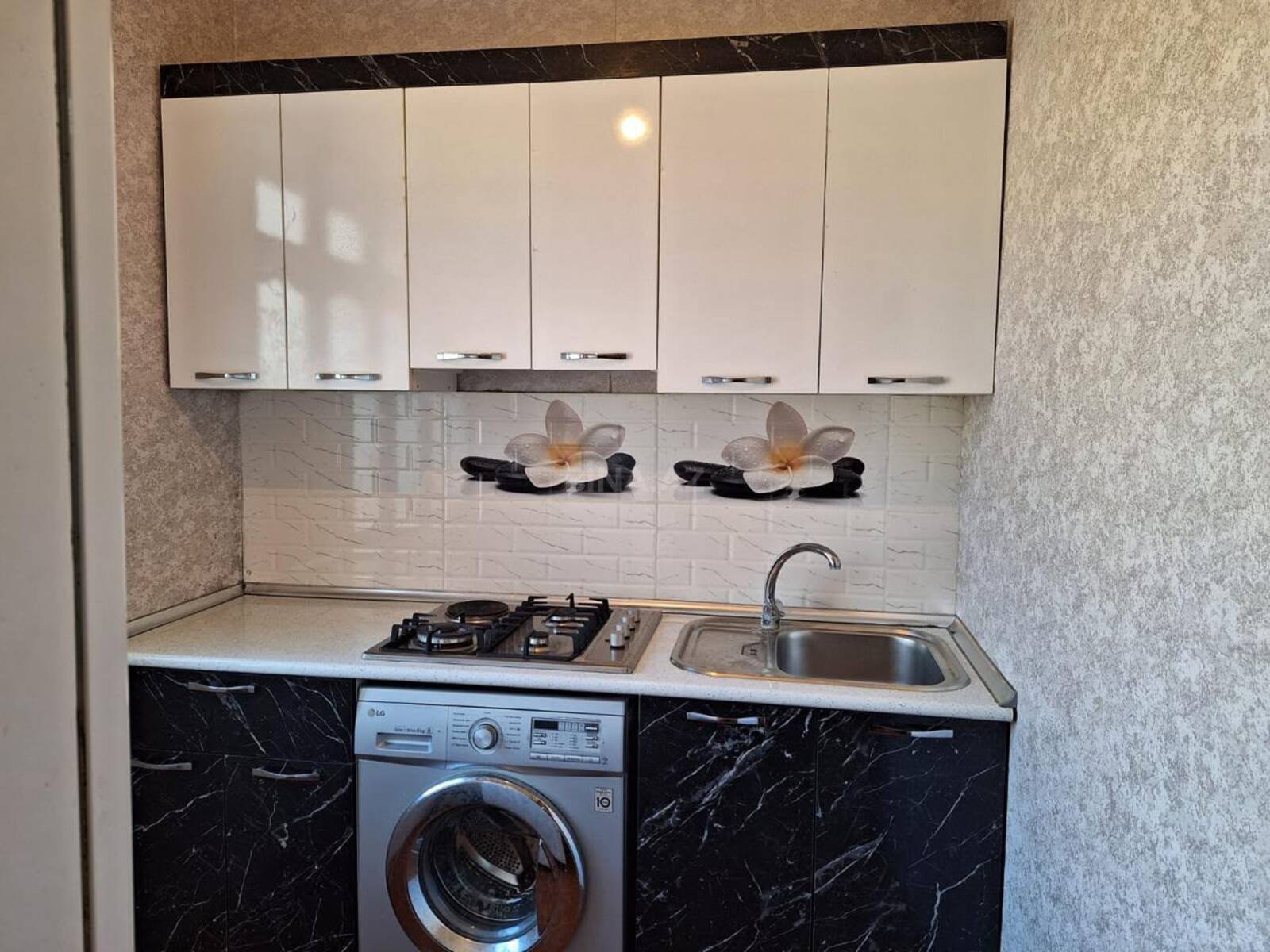 2 otaqlı Köhnə tikili, Memar Əcəmi m., Bakı