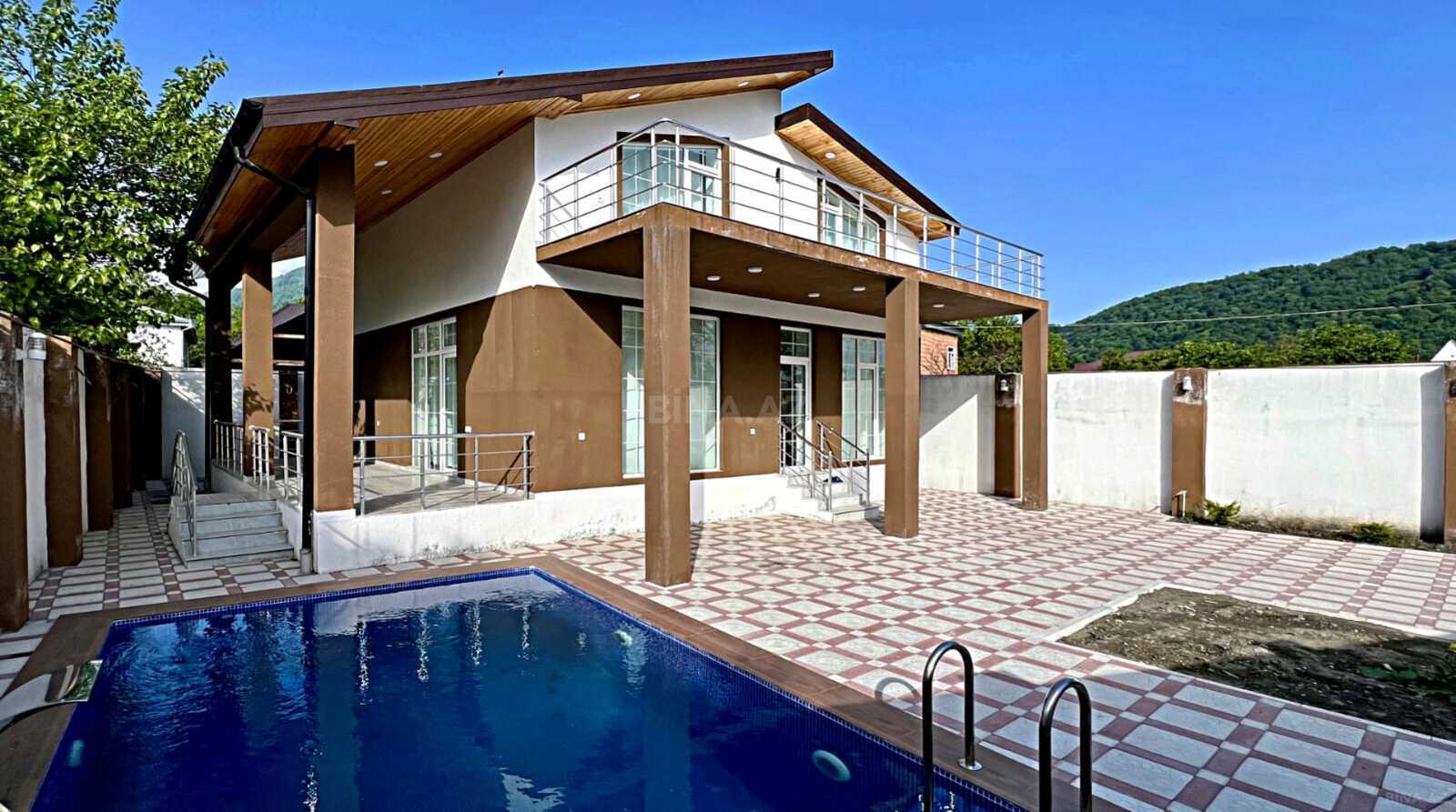 4 otaqlı, 124.0 m²