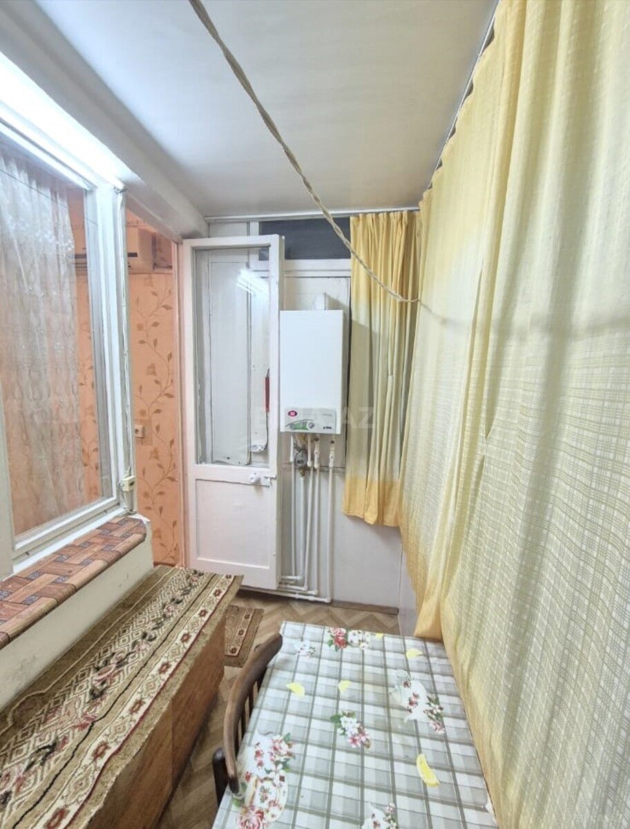 2 otaqlı Köhnə tikili, Memar Əcəmi m., Bakı