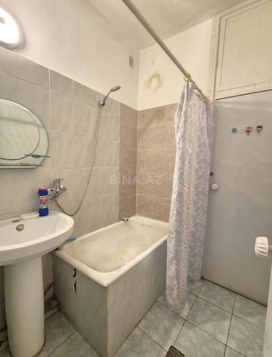 2 otaqlı Köhnə tikili, Memar Əcəmi m., Bakı