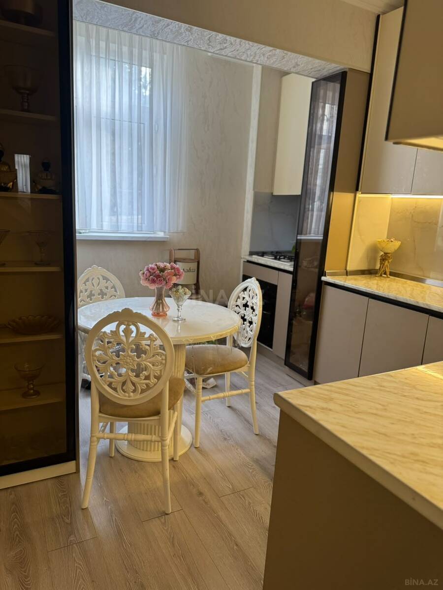 4 otaqlı Köhnə tikili, Xətai r., Bakı