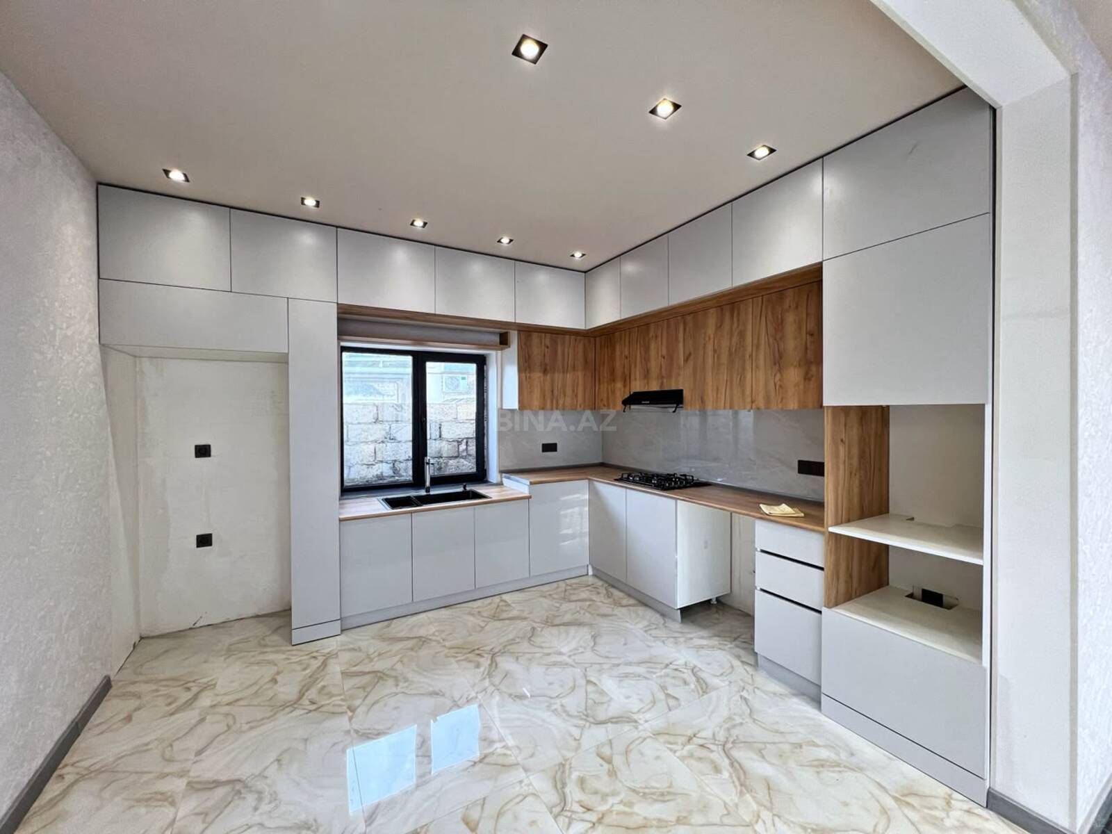 4 otaqlı Həyət evi/Bağ evi, Şüvəlan q., Bakı