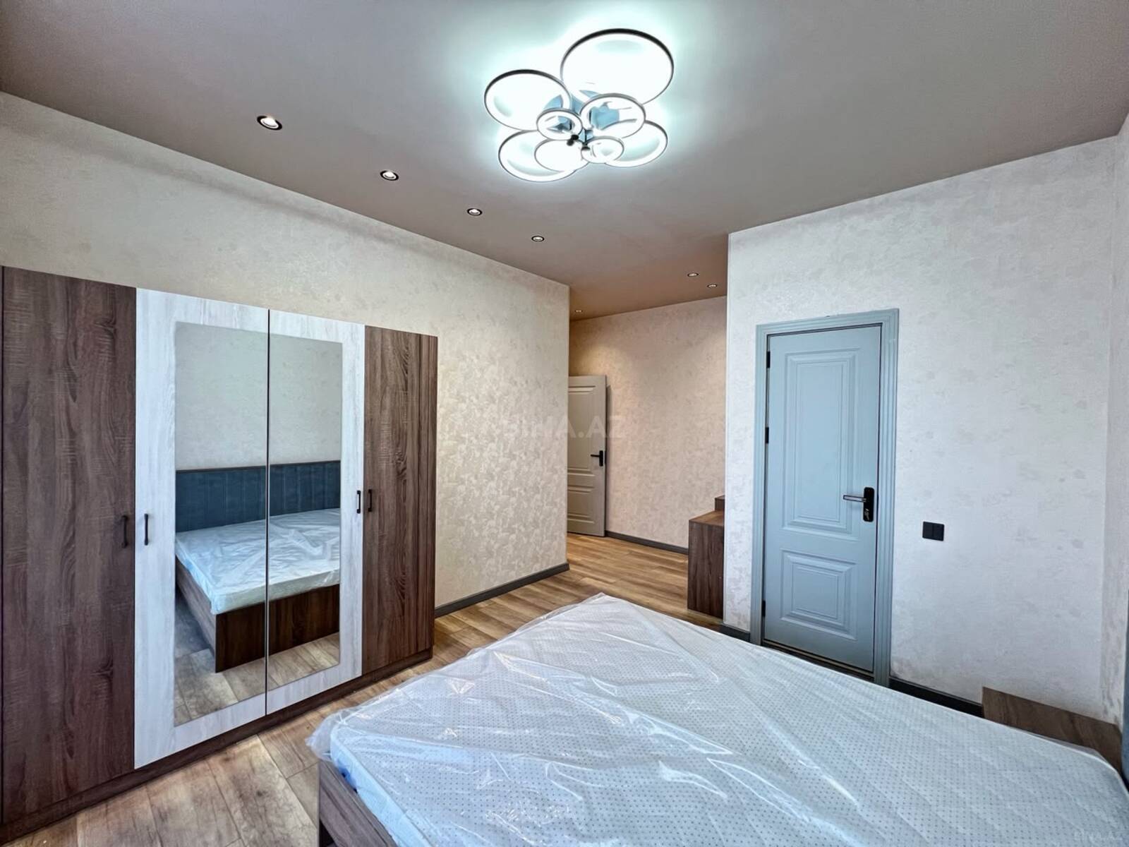 4 otaqlı Həyət evi/Bağ evi, Şüvəlan q., Bakı