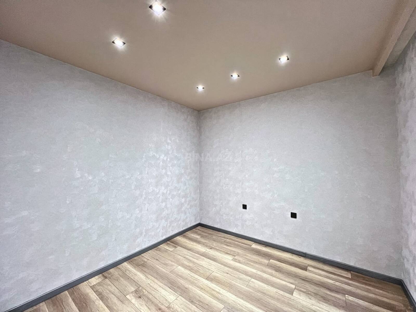 4 otaqlı Həyət evi/Bağ evi, Şüvəlan q., Bakı