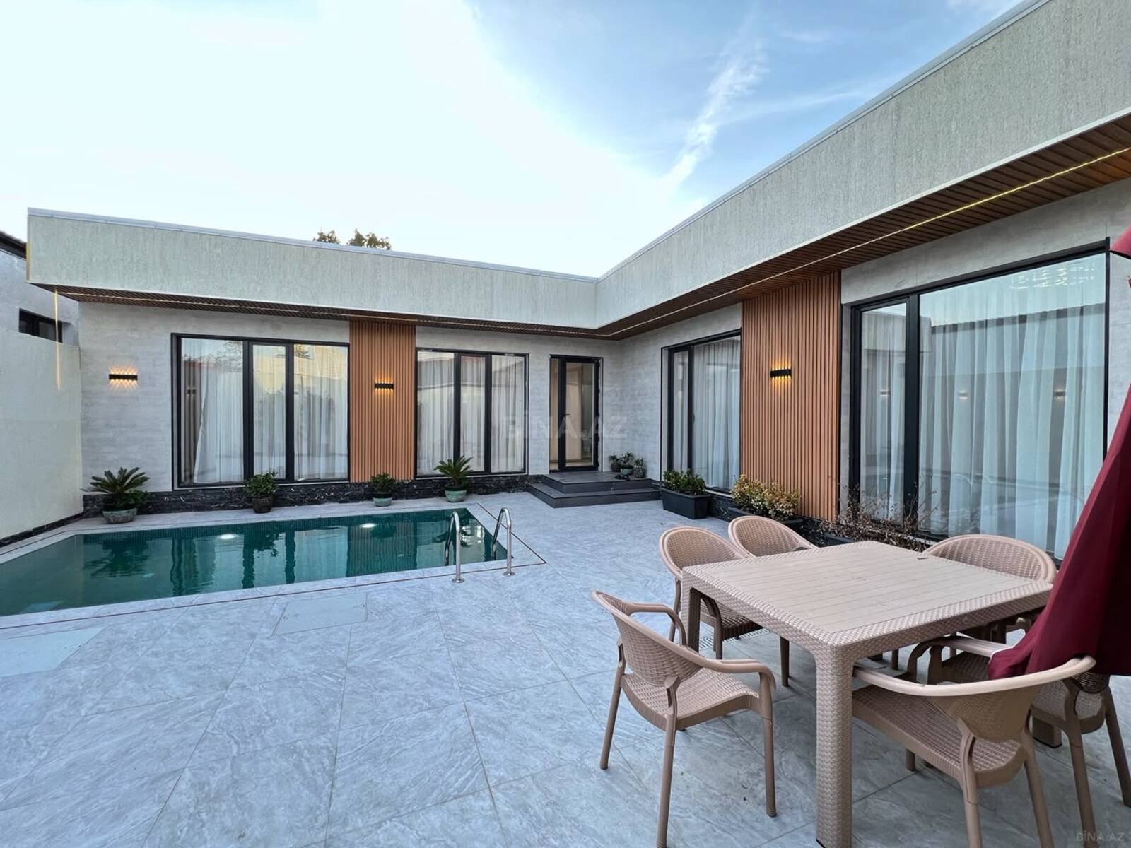 4 otaqlı Həyət evi/Bağ evi, Şüvəlan q., Bakı