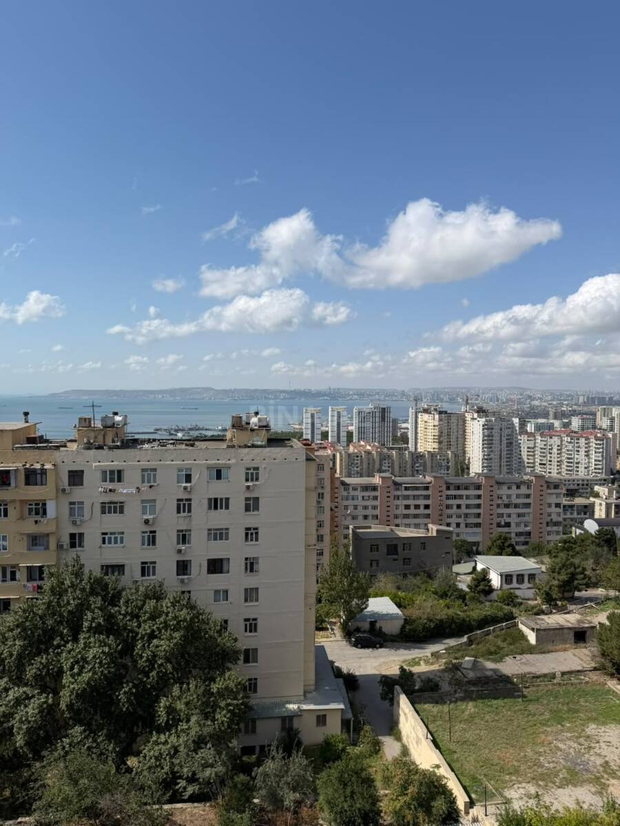 3 otaqlı Köhnə tikili, Həzi Aslanov m., Bakı