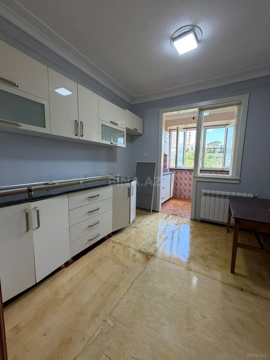 3 otaqlı Köhnə tikili, Həzi Aslanov m., Bakı