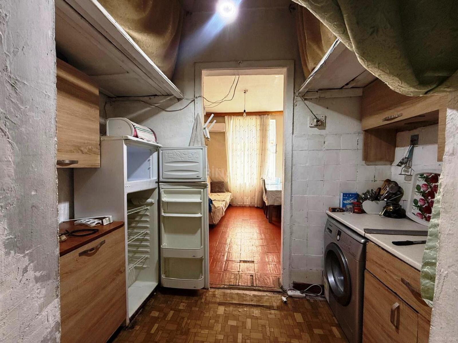 2 otaqlı Köhnə tikili, Elmlər Akademiyası m., Bakı