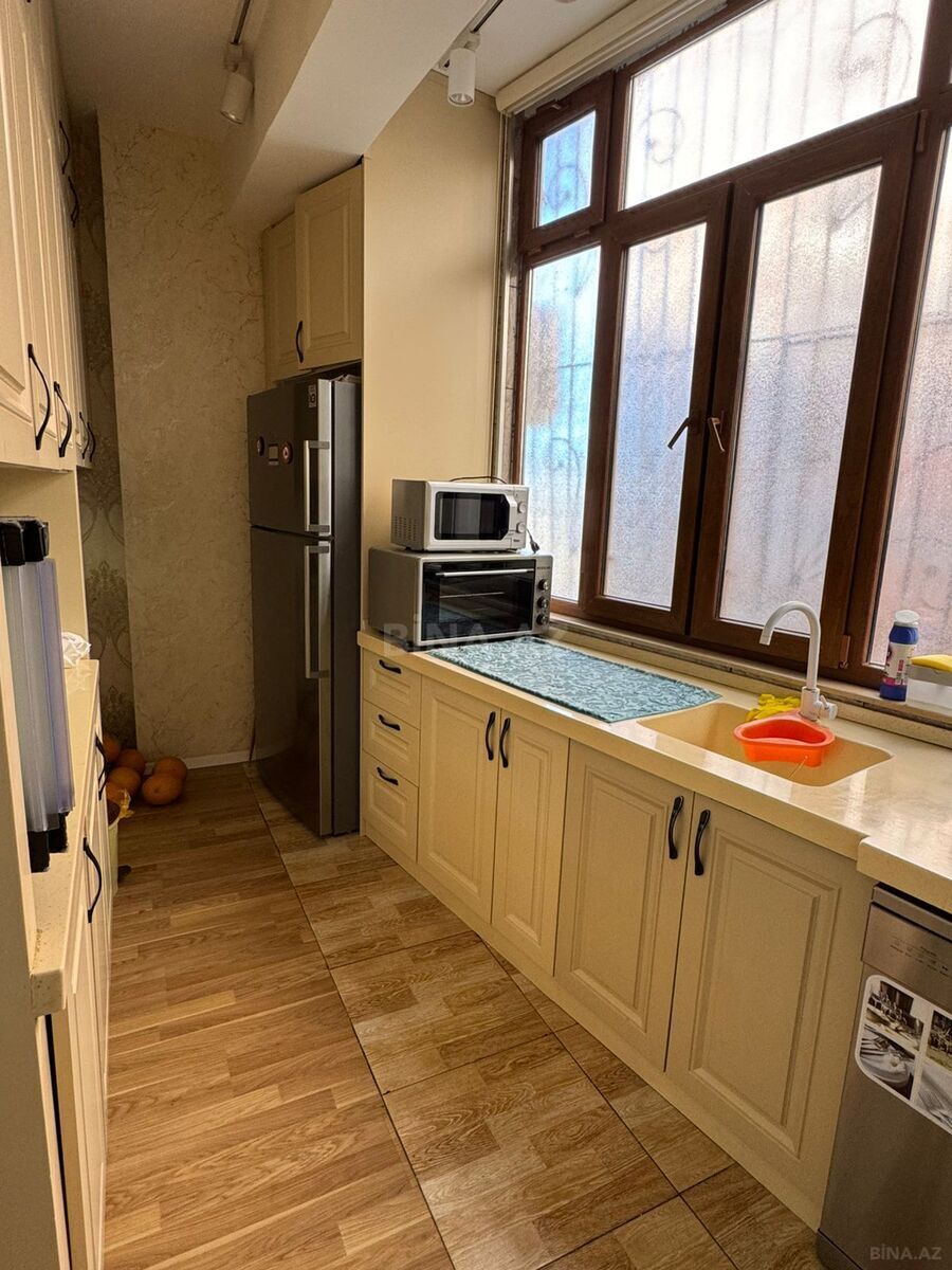 3 otaqlı Yeni tikili, Xırdalan