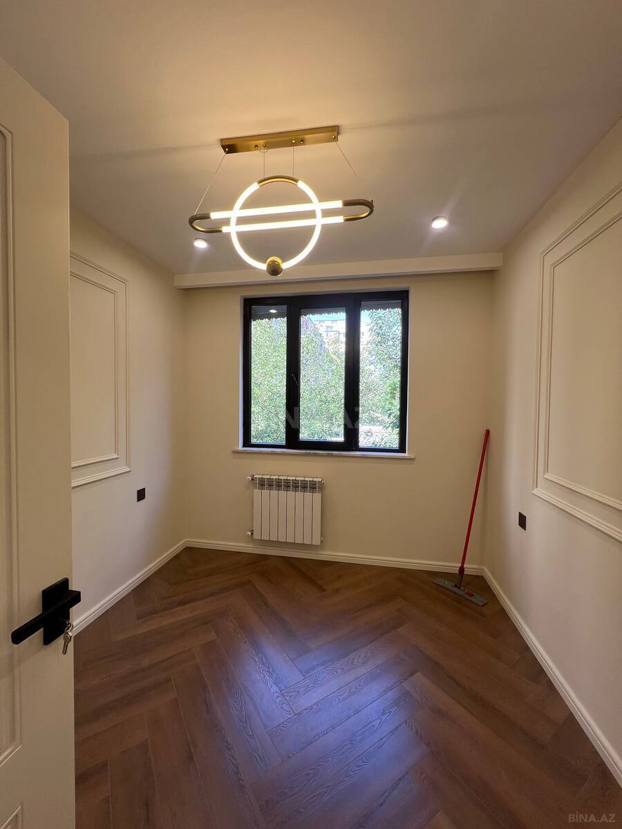 3 otaqlı Köhnə tikili, Elmlər Akademiyası m., Bakı