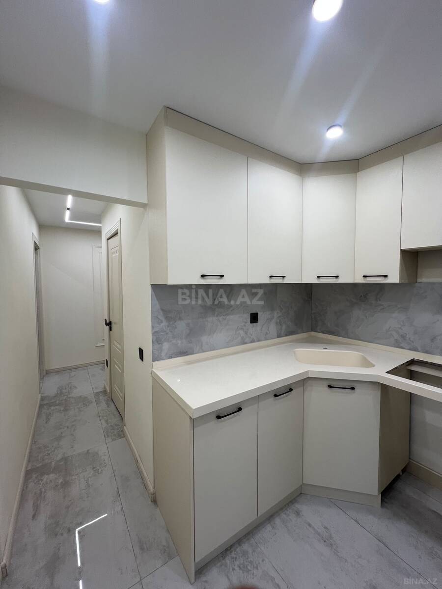 3 otaqlı Köhnə tikili, Elmlər Akademiyası m., Bakı