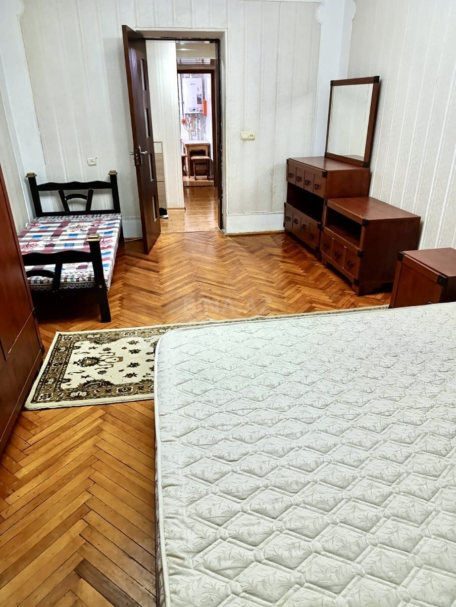 3 otaqlı Köhnə tikili, Nəriman Nərimanov m., Bakı