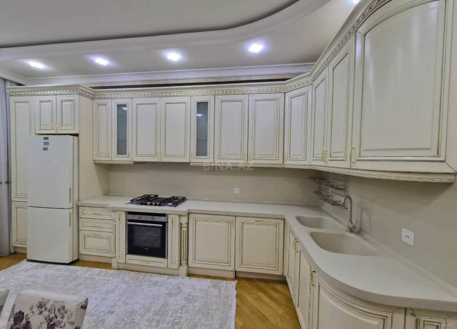 3 otaqlı Yeni tikili, 8 Noyabr m., Bakı