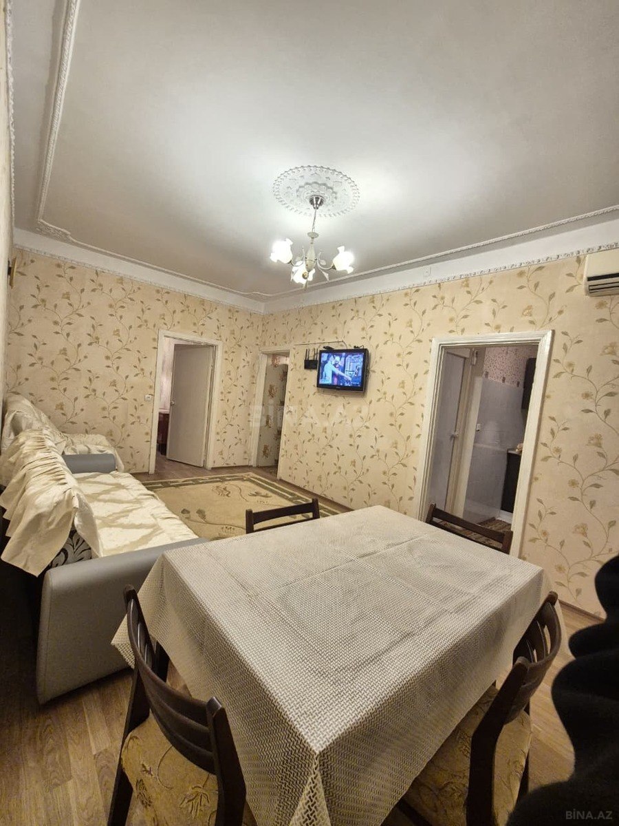 2 otaqlı Köhnə tikili, Memar Əcəmi m., Bakı
