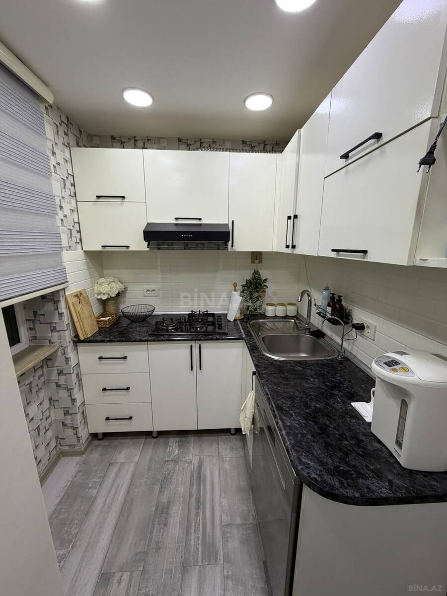 3 otaqlı Köhnə tikili, Qara Qarayev m., Bakı