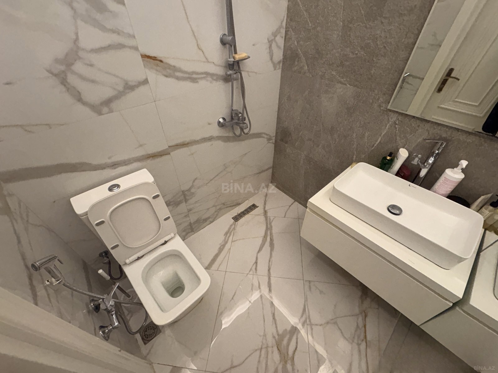 3 otaqlı Yeni tikili, Neftçilər m., Bakı