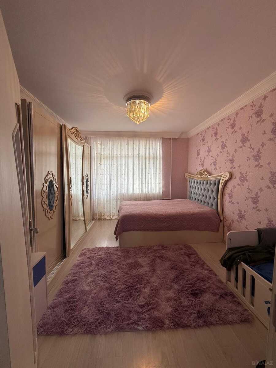 3 otaqlı Köhnə tikili, Bakıxanov q., Bakı