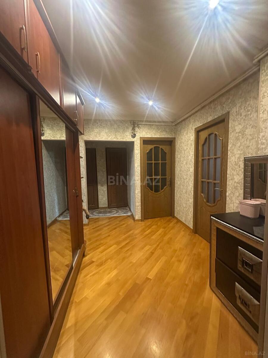 3 otaqlı Köhnə tikili, Memar Əcəmi m., Bakı