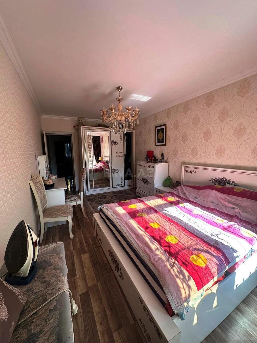 3 otaqlı Köhnə tikili, Neftçilər m., Bakı