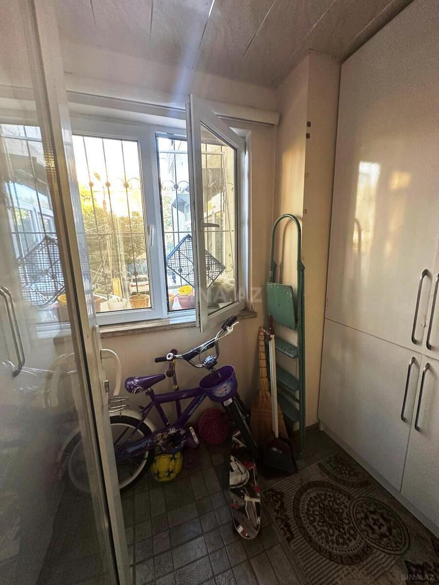 3 otaqlı Köhnə tikili, Neftçilər m., Bakı