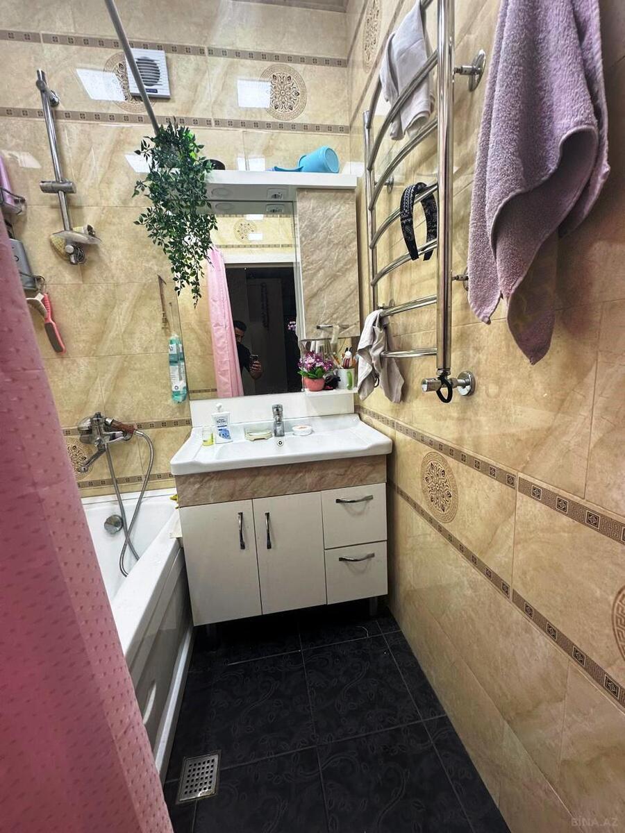 3 otaqlı Köhnə tikili, Neftçilər m., Bakı
