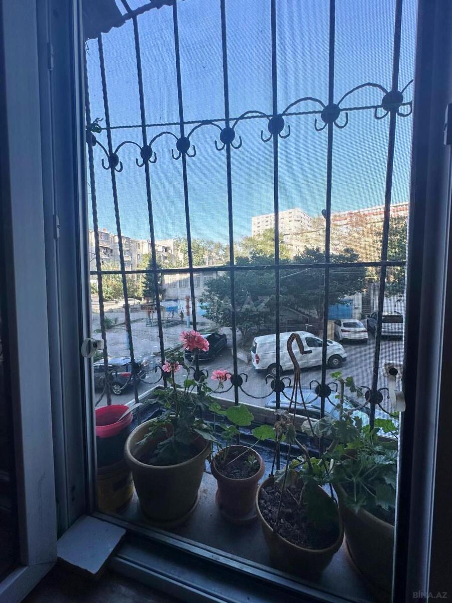 3 otaqlı Köhnə tikili, Neftçilər m., Bakı