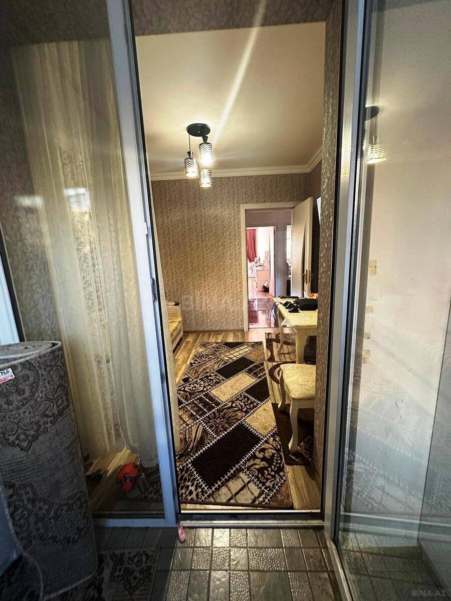 3 otaqlı Köhnə tikili, Neftçilər m., Bakı
