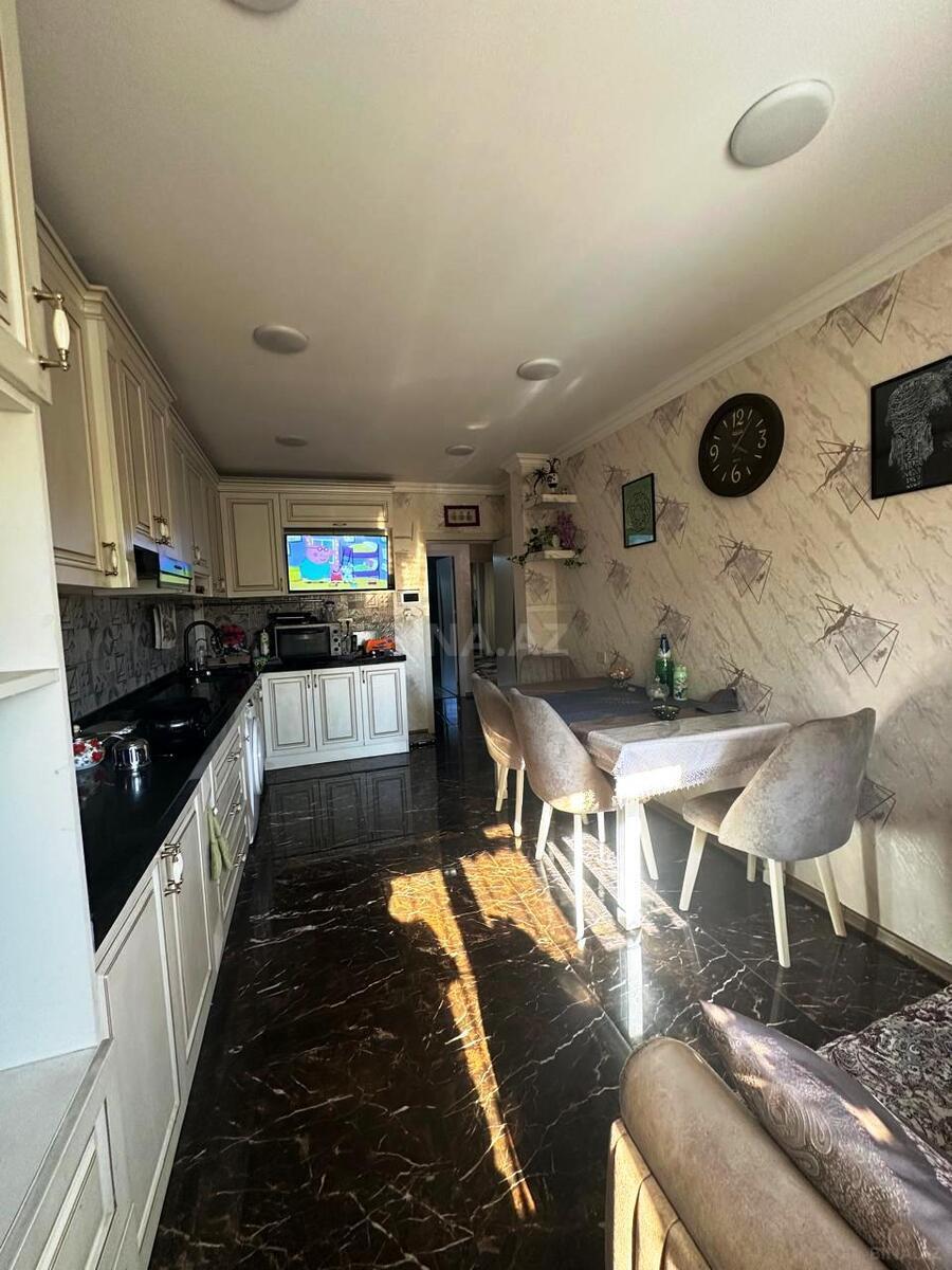 3 otaqlı Köhnə tikili, Neftçilər m., Bakı