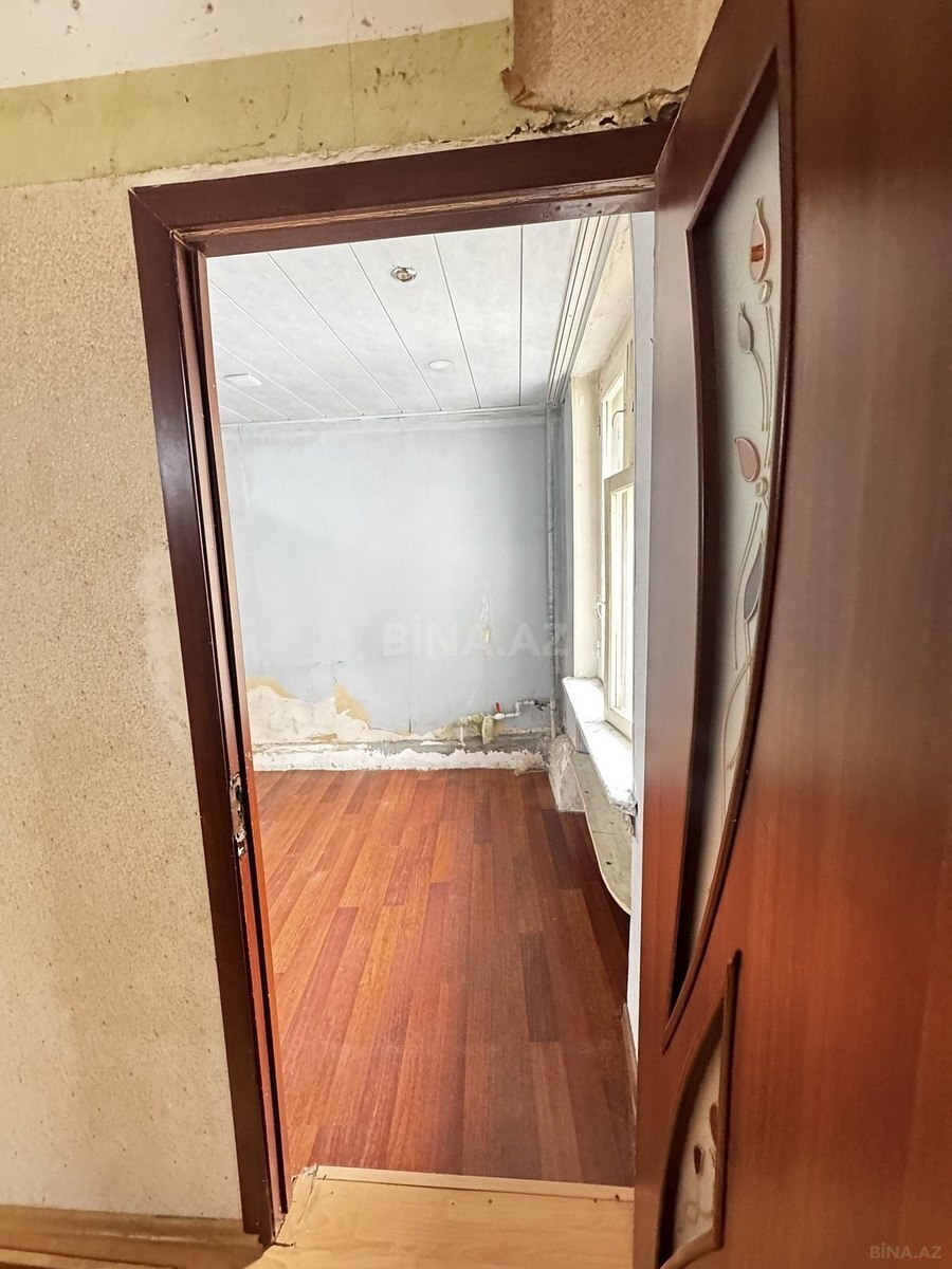 2 otaqlı Köhnə tikili, Elmlər Akademiyası m., Bakı