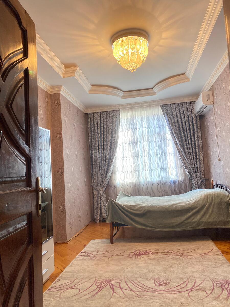 3 otaqlı Yeni tikili, Memar Əcəmi m., Bakı