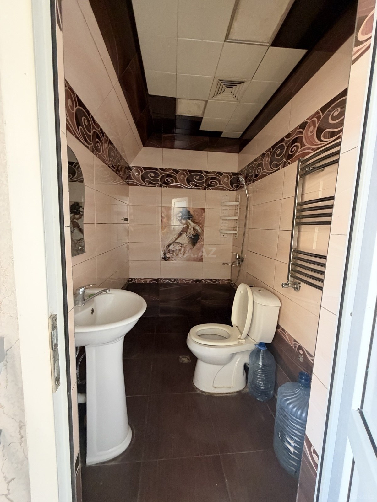 2 otaqlı Yeni tikili, Xırdalan