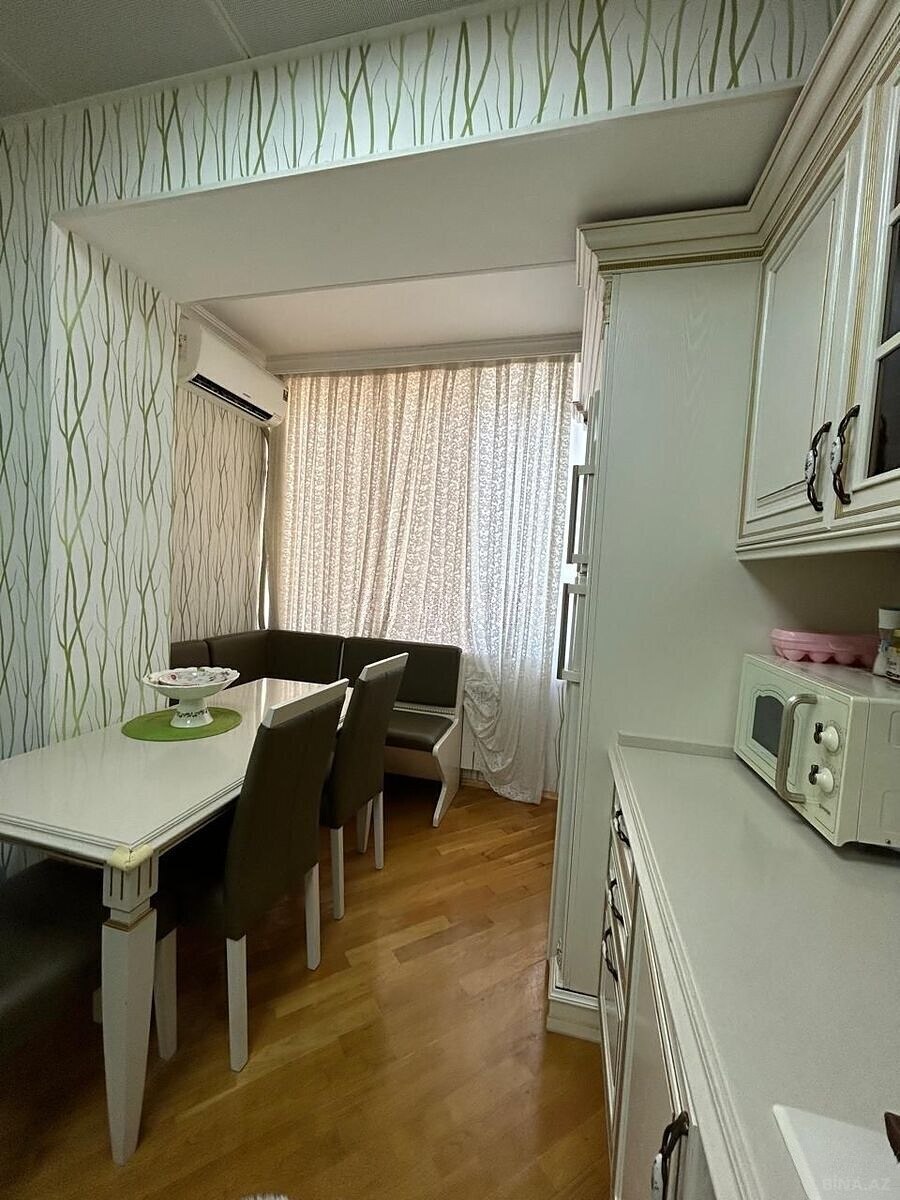 2 otaqlı Köhnə tikili, Elmlər Akademiyası m., Bakı