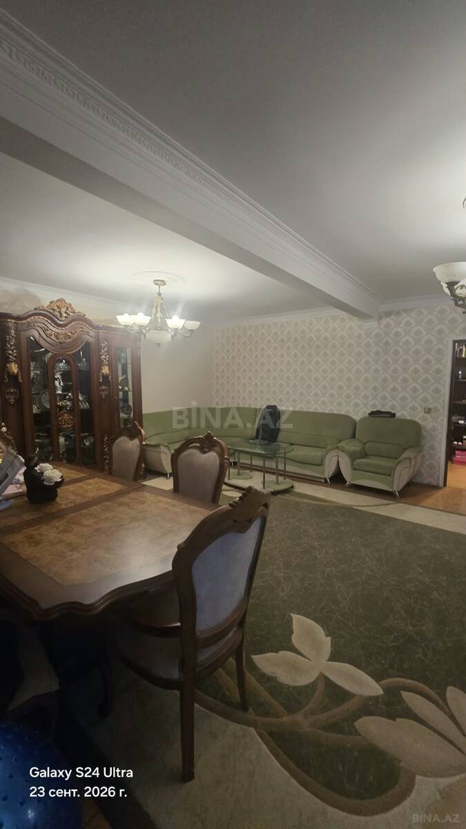 4 otaqlı Köhnə tikili, Bakıxanov q., Bakı