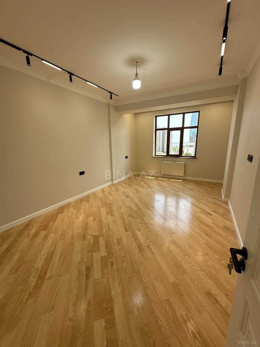 4 otaqlı Yeni tikili, Şah İsmayıl Xətai m., Bakı