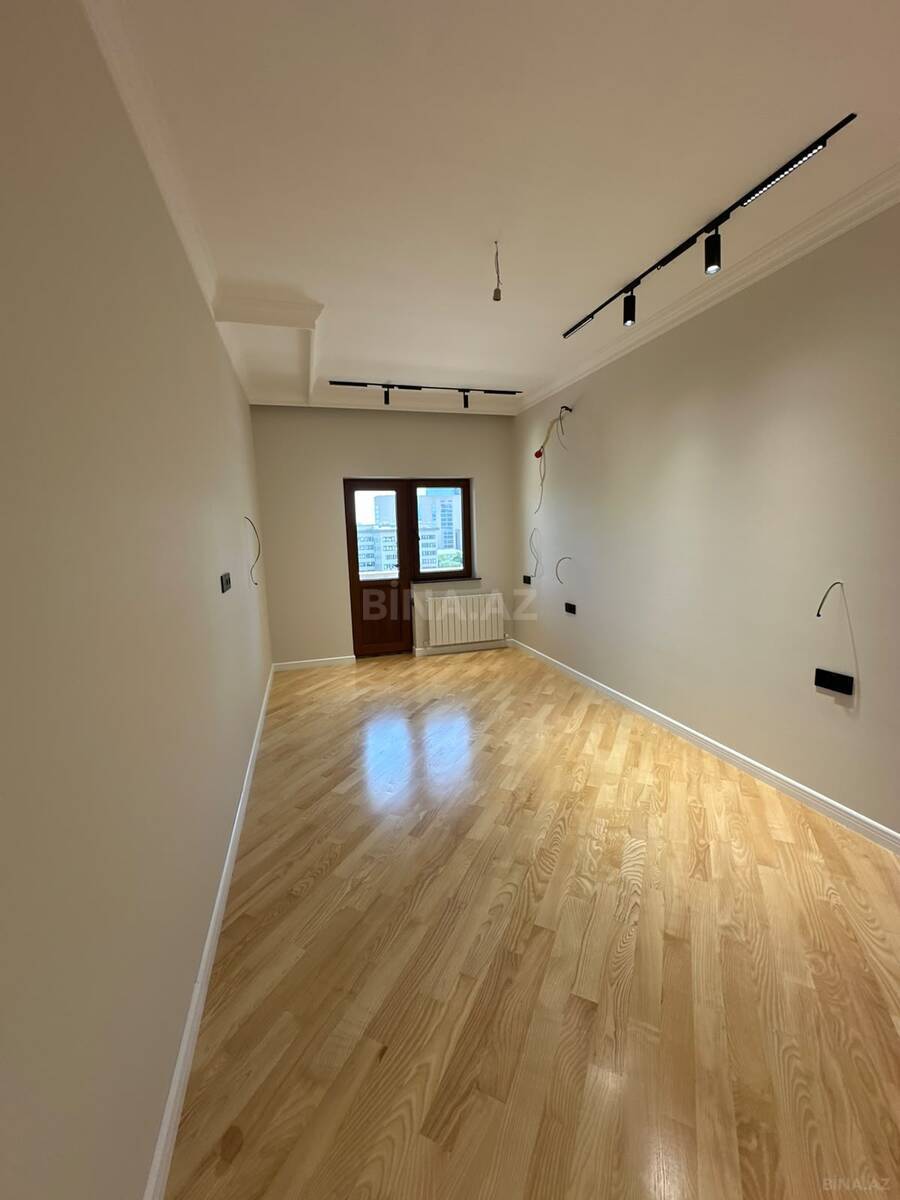 4 otaqlı Yeni tikili, Şah İsmayıl Xətai m., Bakı