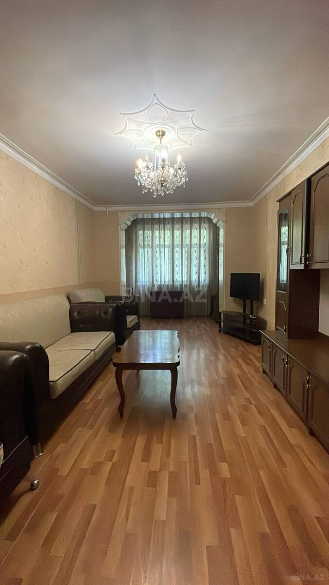 3 otaqlı Köhnə tikili, Elmlər Akademiyası m., Bakı