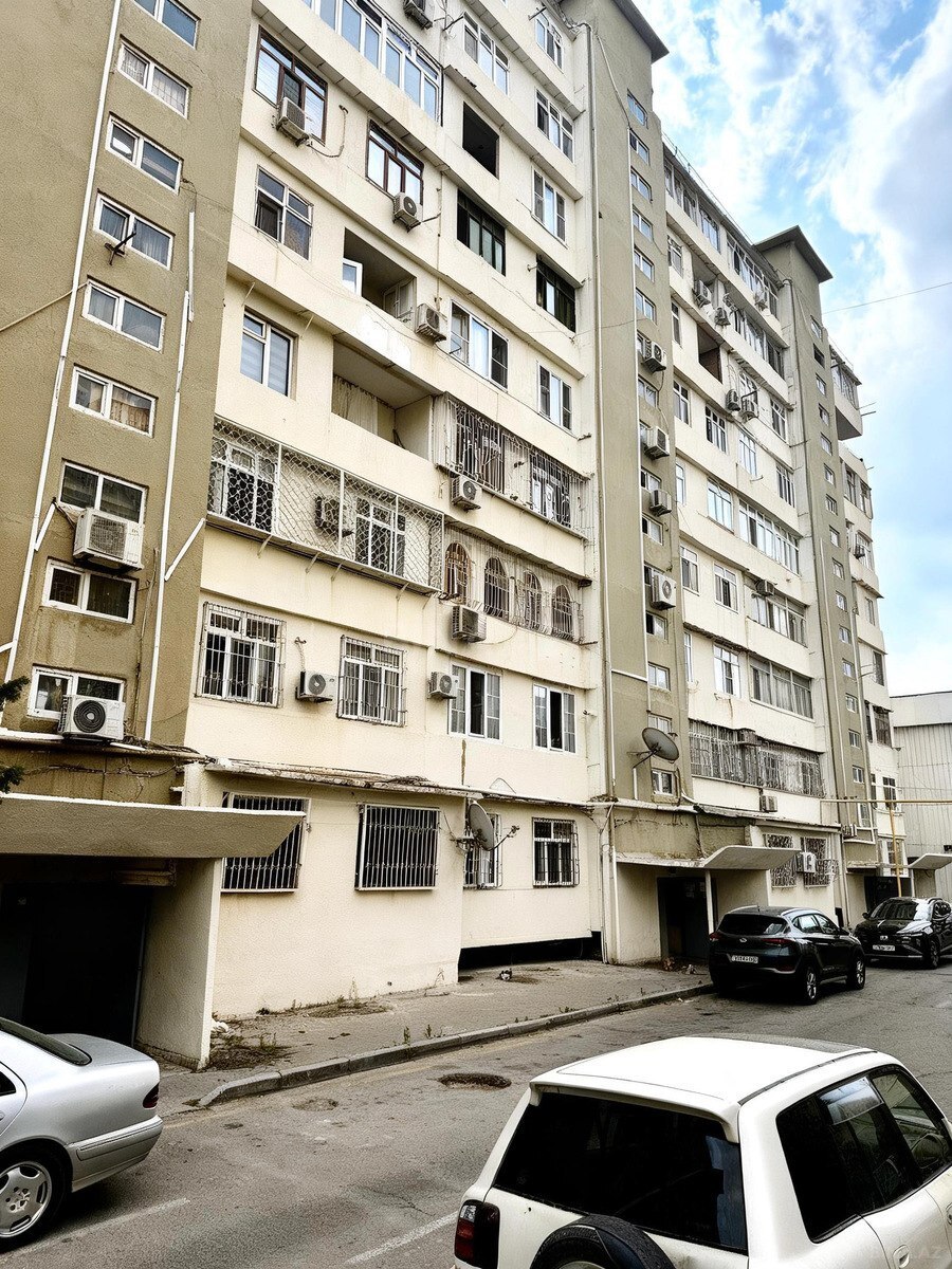 2 otaqlı Köhnə tikili, Qara Qarayev m., Bakı