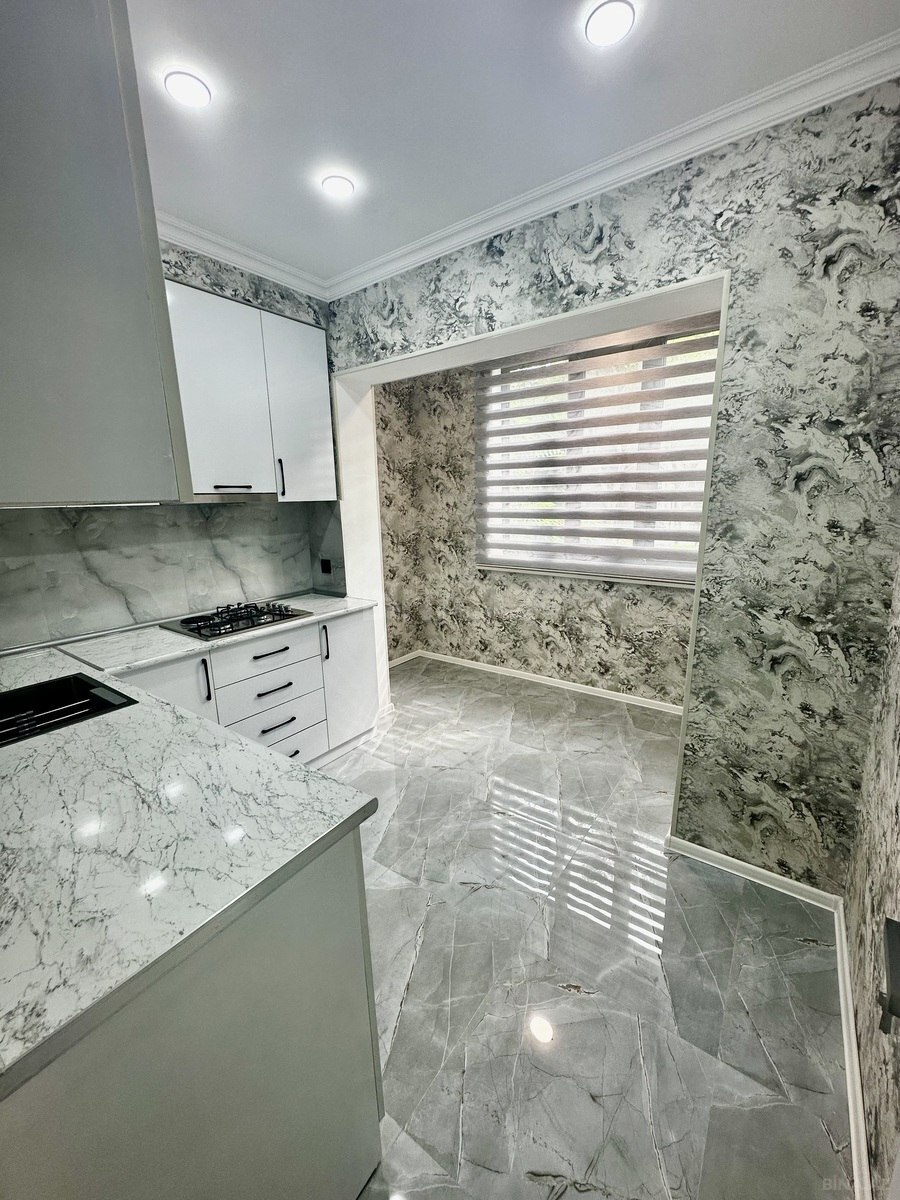 2 otaqlı Köhnə tikili, Qara Qarayev m., Bakı